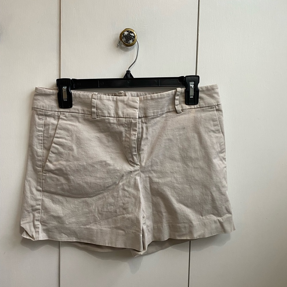 Anne Taylor Size 6 Shorts Khakis